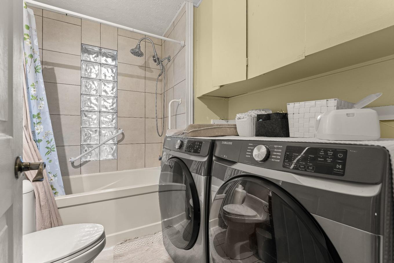 Bathroom - 1186 - 1188 Rue Belvédère S., Sherbrooke (Les Nations), QC - Indoor Photo Showing Laundry Room
