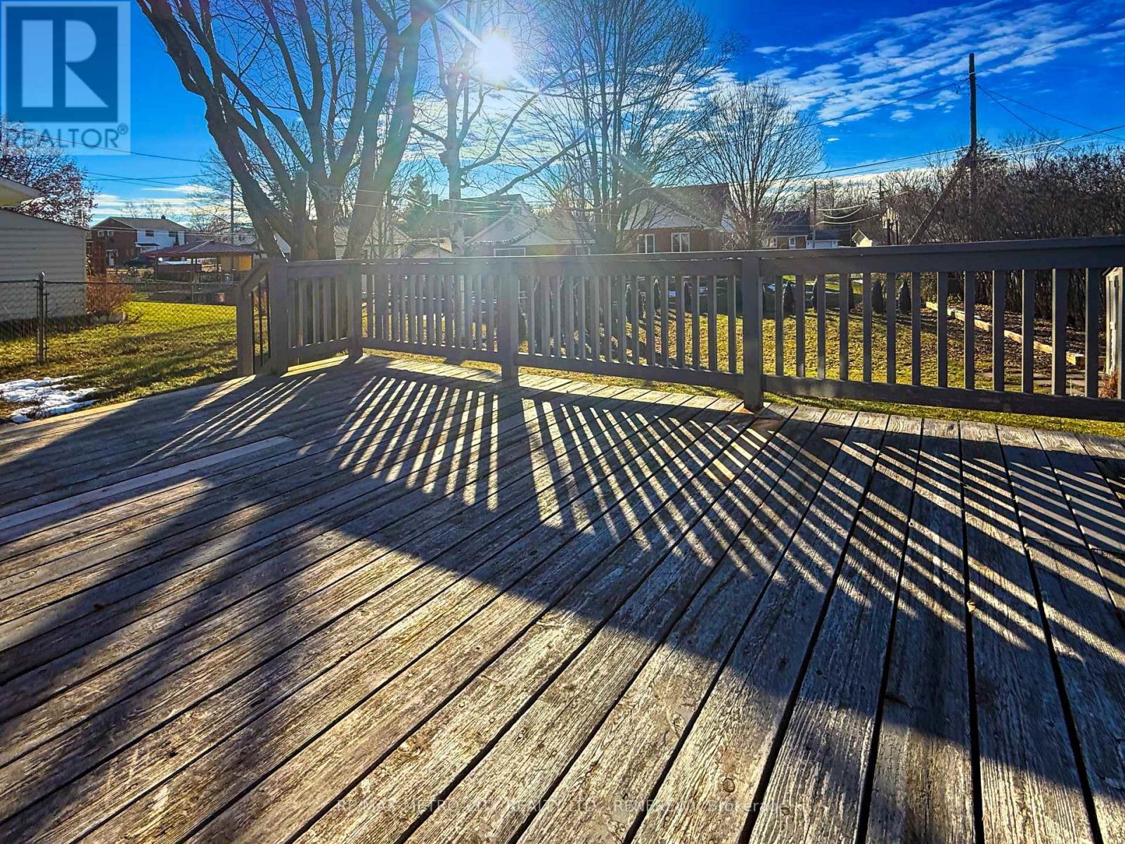 Spacious Rear deck - 64 Mclean Street, Renfrew, ON - Outdoor