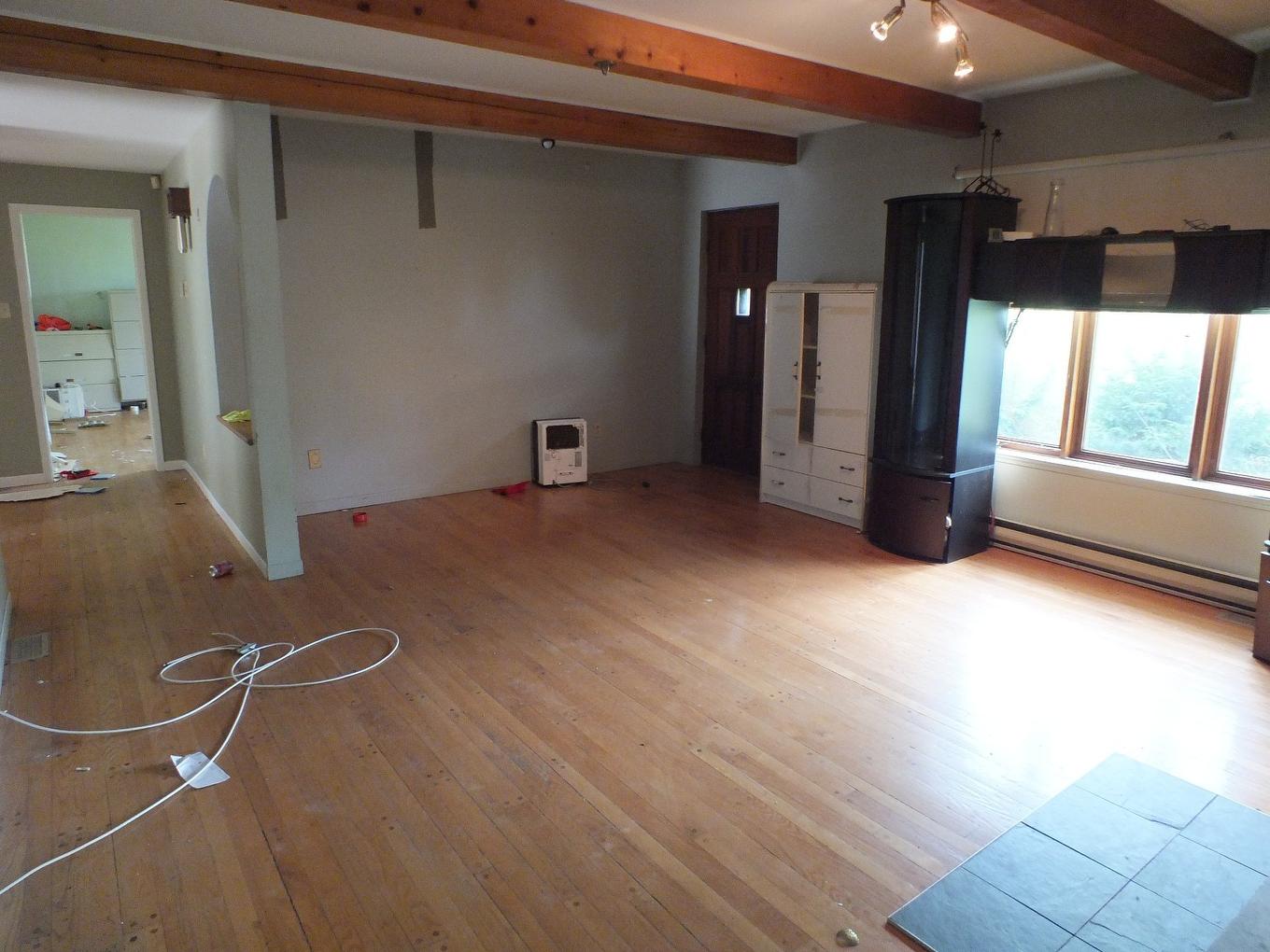 Living room - 31 Ch. Du Grand-Rang, Sainte-Émélie-De-L'Énergie, QC - Indoor Photo Showing Other Room