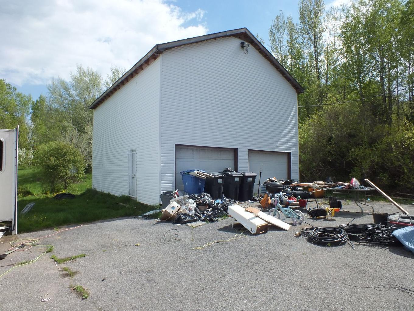 Garage - 31 Ch. Du Grand-Rang, Sainte-Émélie-De-L'Énergie, QC - Outdoor With Exterior