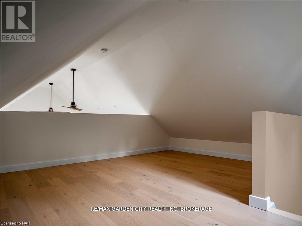 98 Pleasant Avenue, St. Catharines (Downtown), ON - Indoor Photo Showing Other Room