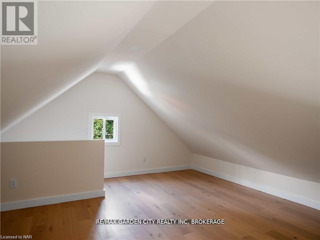 98 Pleasant Avenue, St. Catharines (Downtown), ON - Indoor Photo Showing Other Room