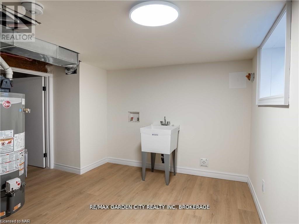 98 Pleasant Avenue, St. Catharines (Downtown), ON - Indoor