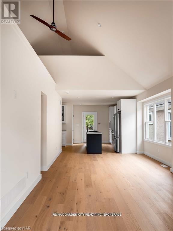 98 Pleasant Avenue, St. Catharines (Downtown), ON - Indoor Photo Showing Other Room