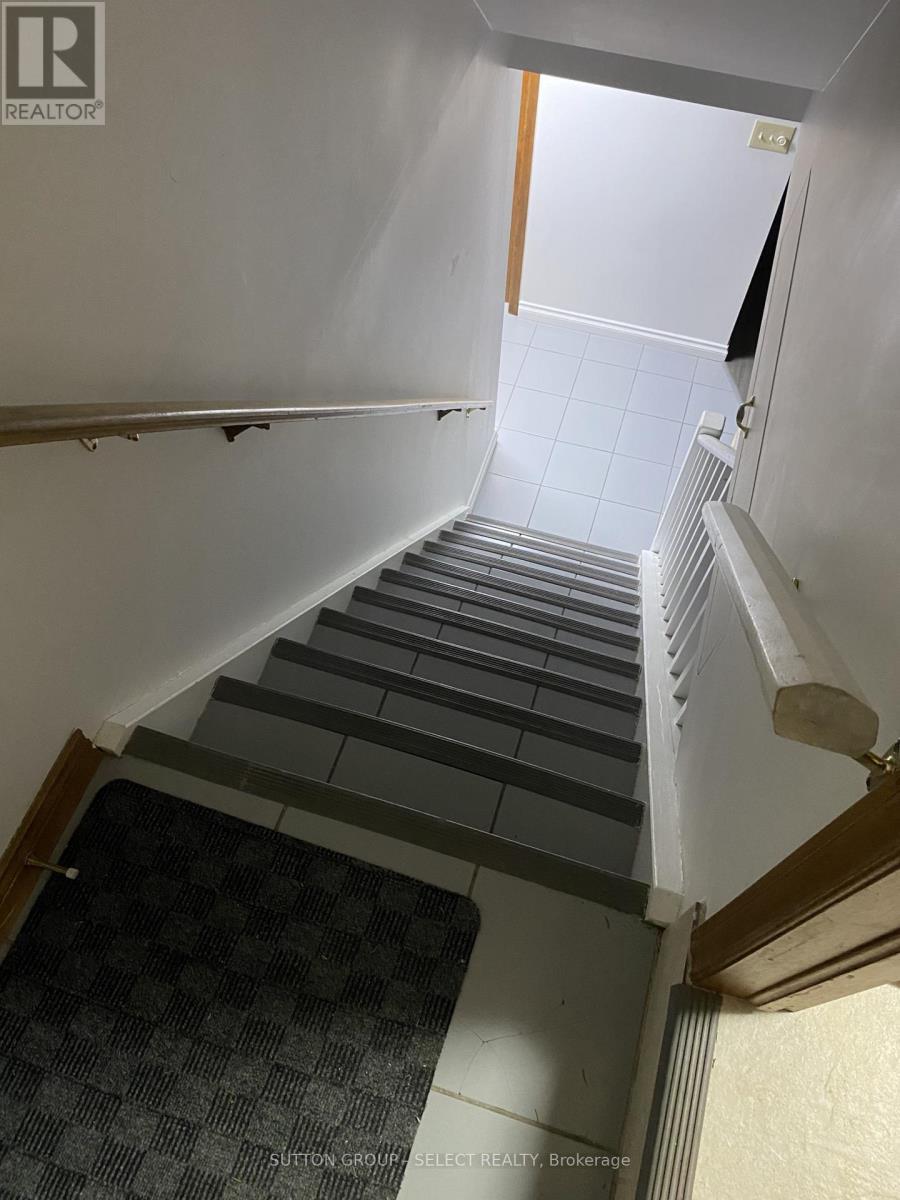 31 Meadowview Road, London South (South O), ON - Indoor