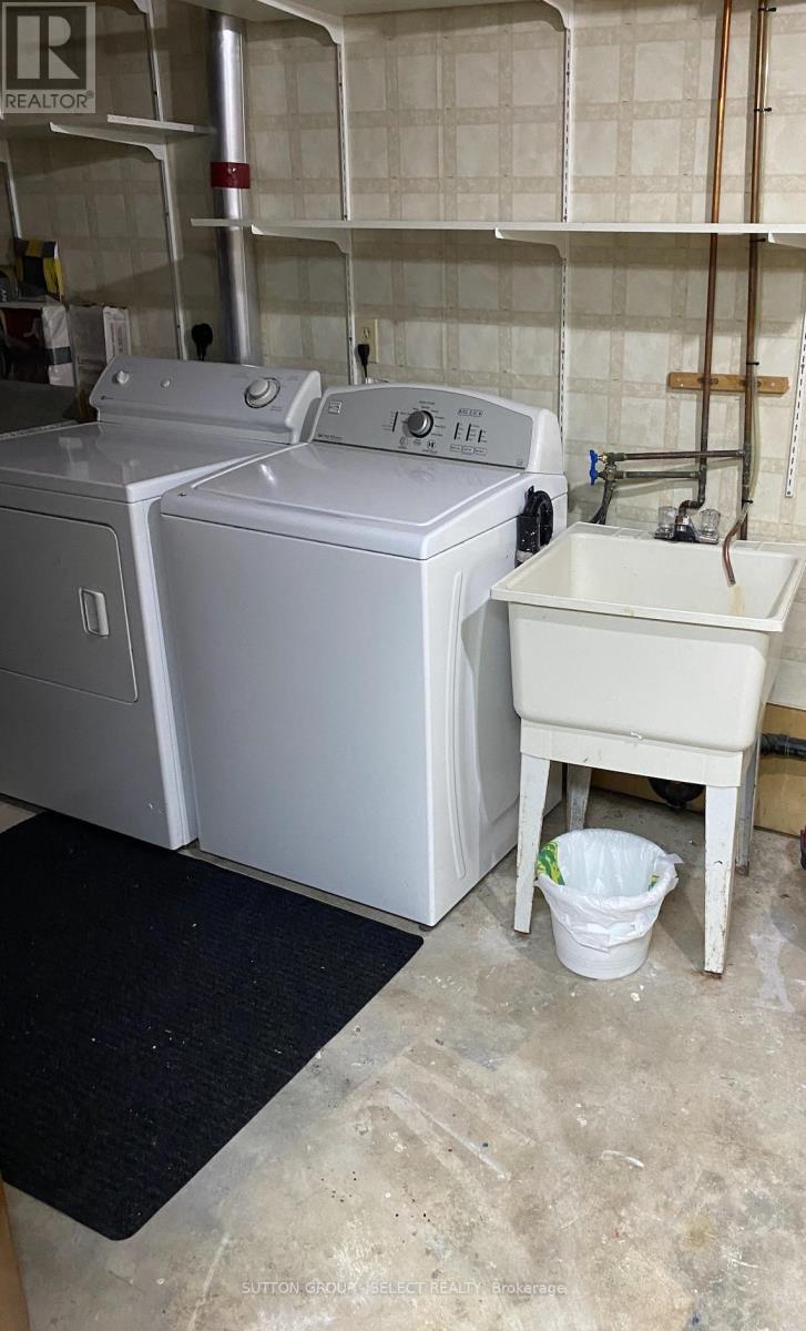 31 Meadowview Road, London South (South O), ON - Indoor Photo Showing Laundry Room