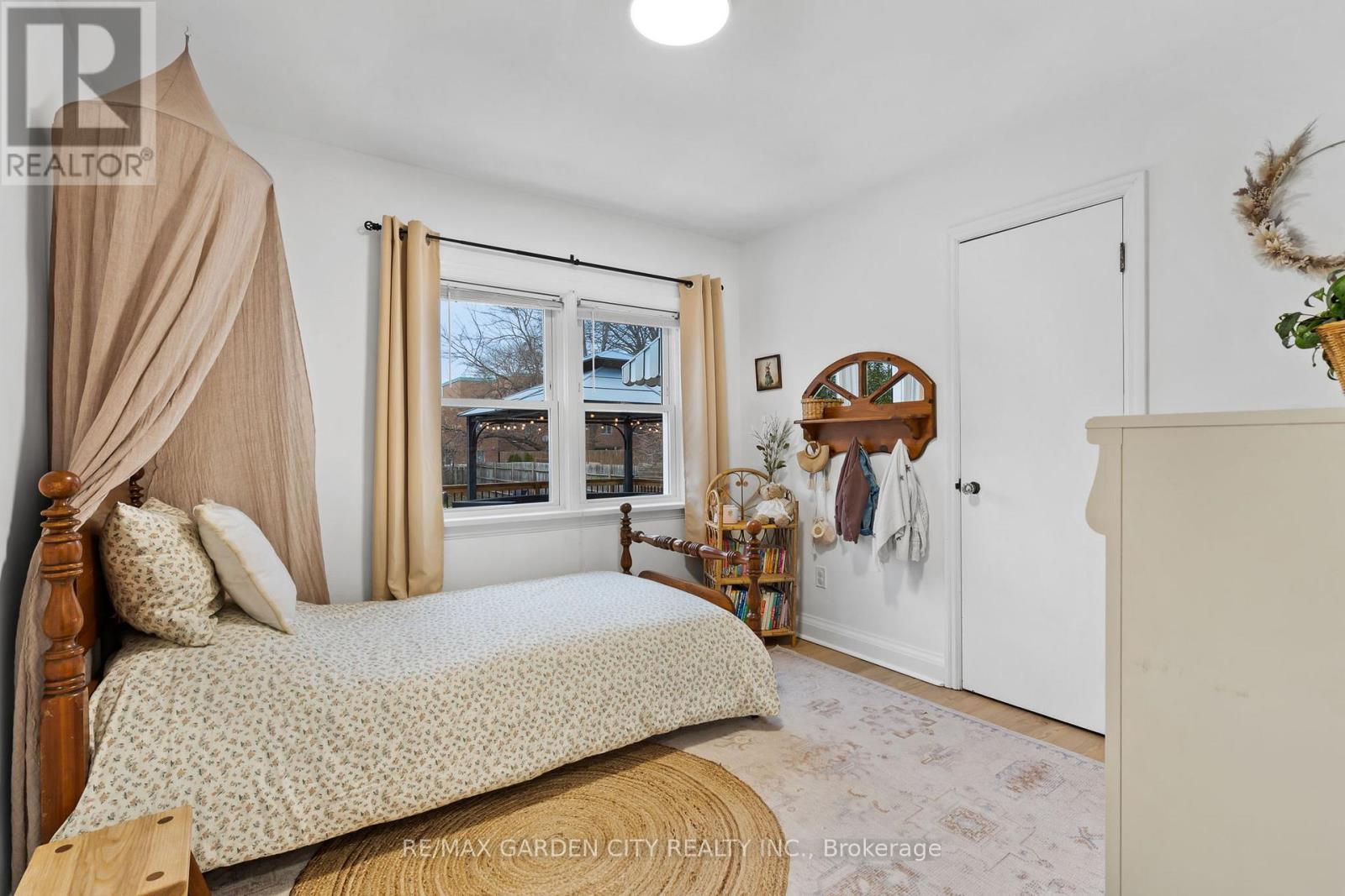 12 Nello Street, St. Catharines (Fairview), ON - Indoor Photo Showing Bedroom