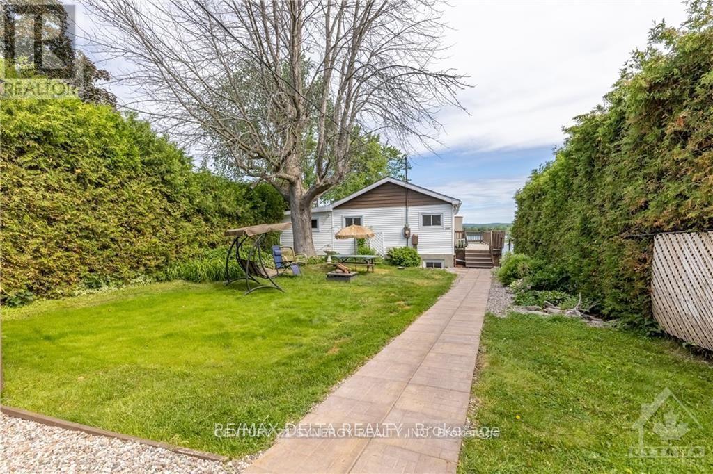 3641 Principale Street, Alfred And Plantagenet, ON - Outdoor