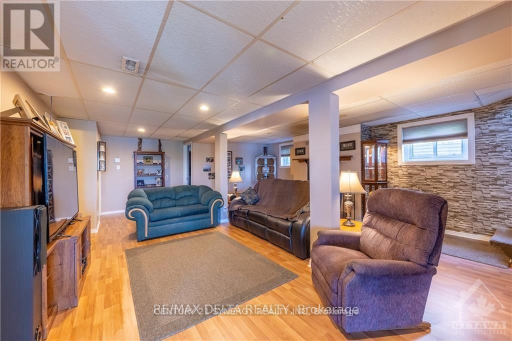 3641 Principale Street, Alfred And Plantagenet, ON - Indoor
