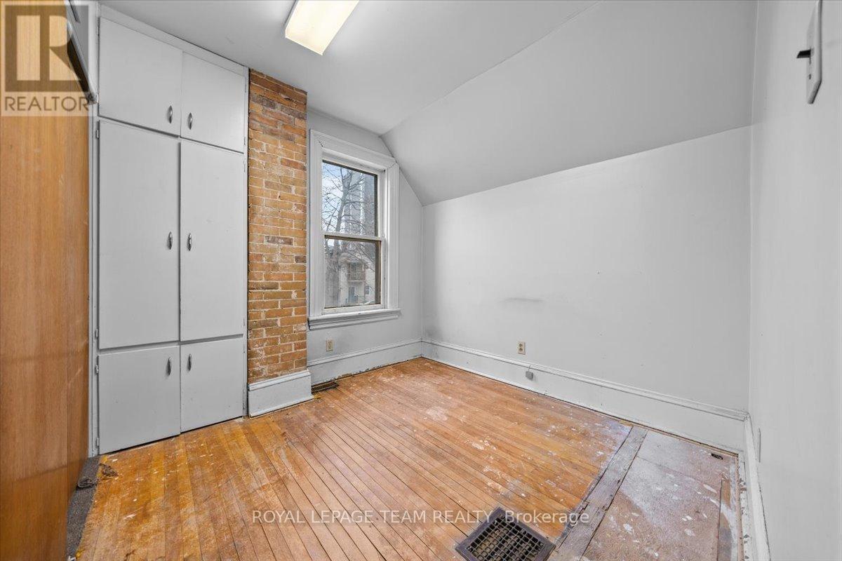 17 Arlington Avenue, Ottawa, ON