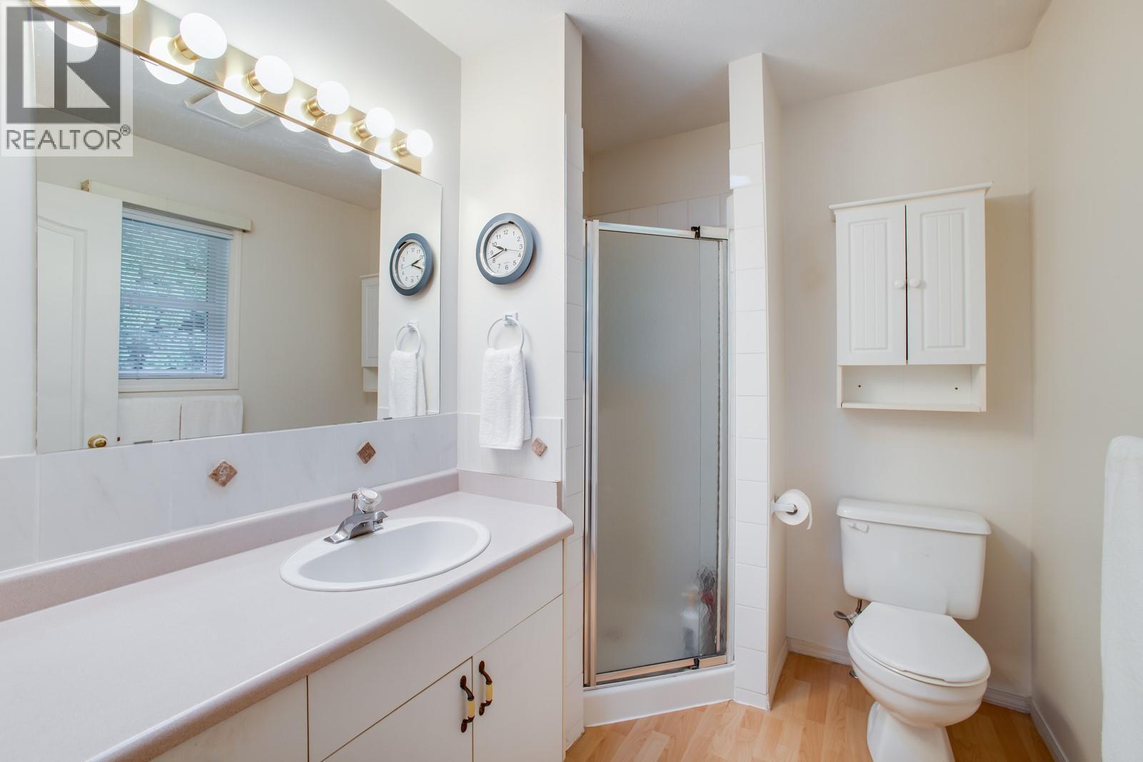 Ensuite with stand up shower - 1650 Highland Drive N, Kelowna, BC - Indoor Photo Showing Bathroom
