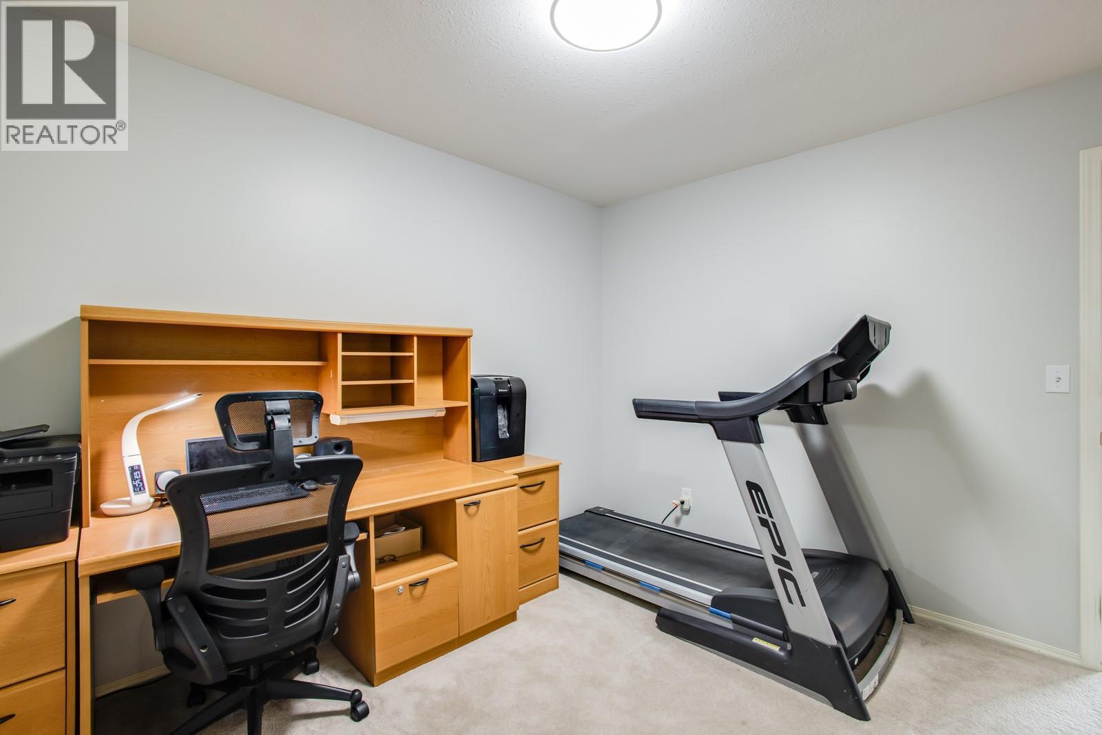 1650 Highland Drive N, Kelowna, BC - Indoor