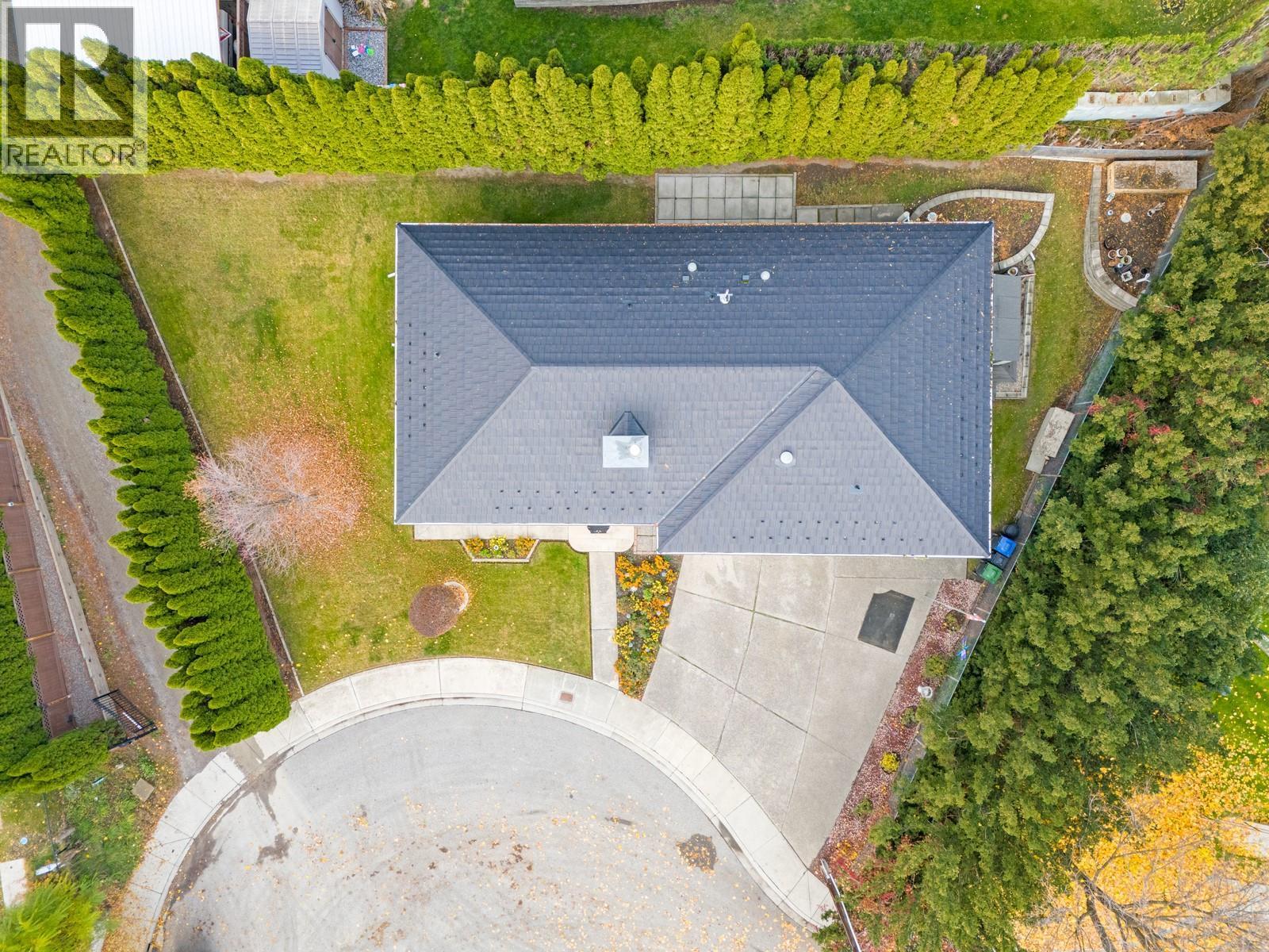 Metal shingle roof - 1650 Highland Drive N, Kelowna, BC - Outdoor