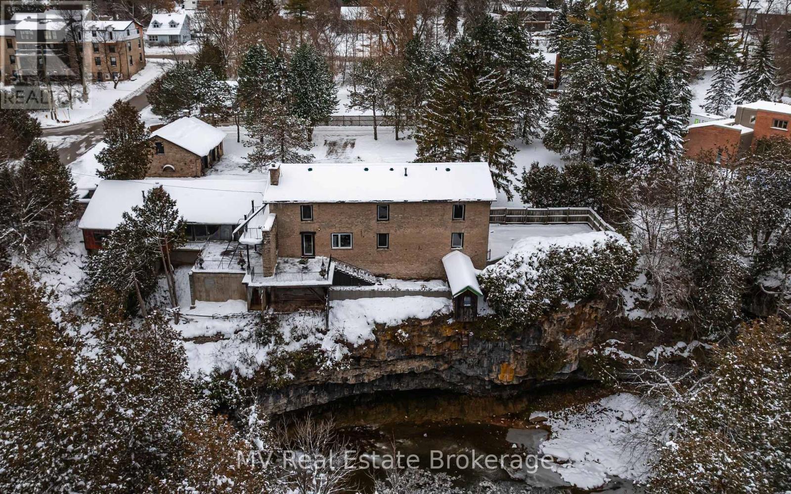 6 Millridge Estate Private, Centre Wellington (Elora/Salem), ON - Outdoor