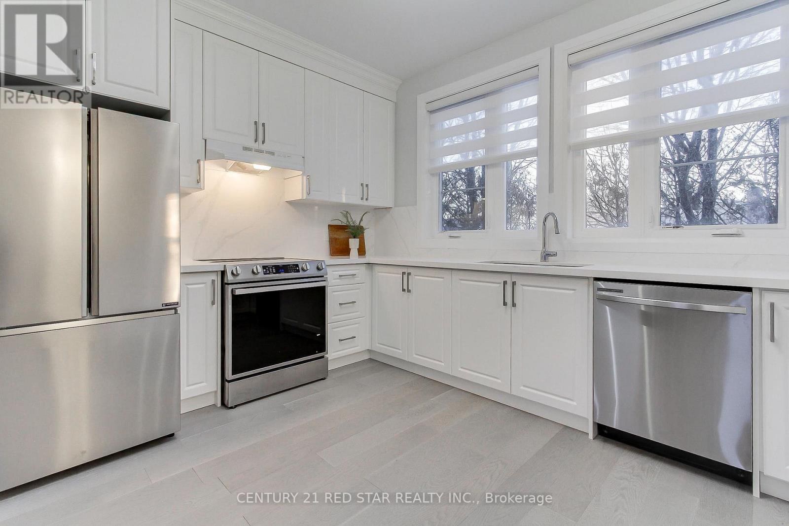 23 - 260 Eagle Street, Newmarket, ON - Indoor Photo Showing Kitchen With Upgraded Kitchen