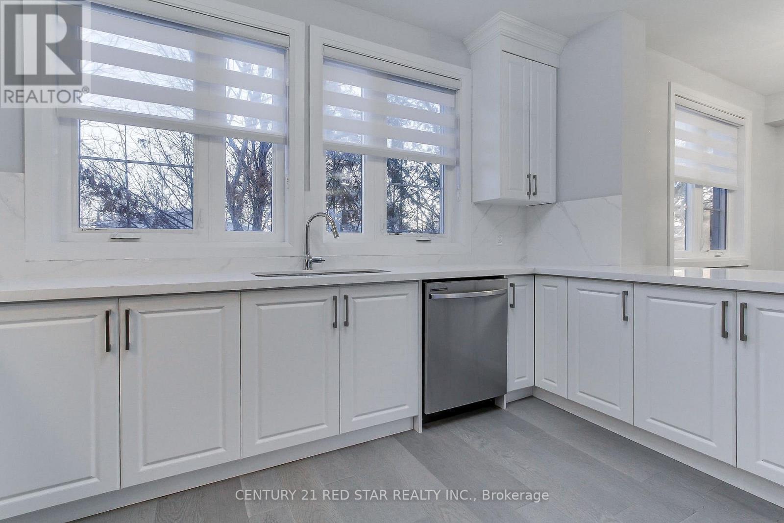 23 - 260 Eagle Street, Newmarket, ON - Indoor