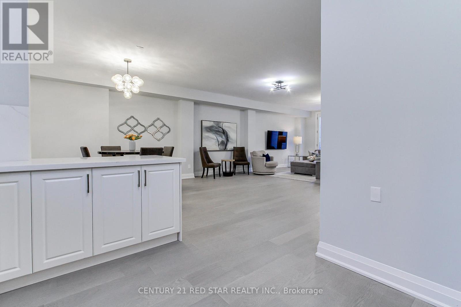 23 - 260 Eagle Street, Newmarket, ON - Indoor Photo Showing Other Room