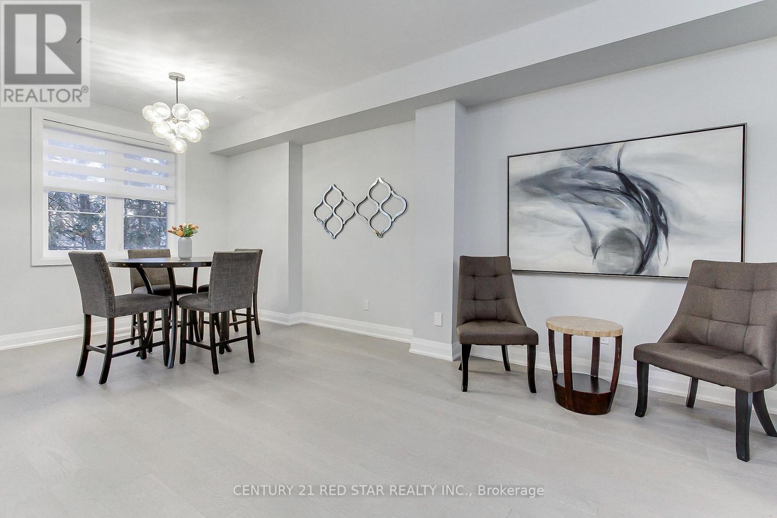 23 - 260 Eagle Street, Newmarket, ON - Indoor Photo Showing Dining Room