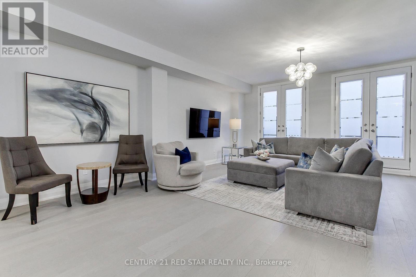 23 - 260 Eagle Street, Newmarket, ON - Indoor Photo Showing Living Room