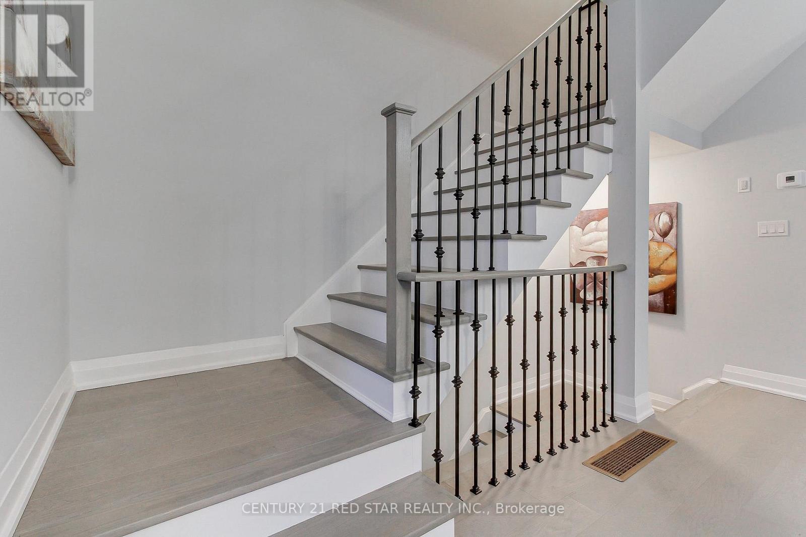 23 - 260 Eagle Street, Newmarket, ON - Indoor Photo Showing Other Room