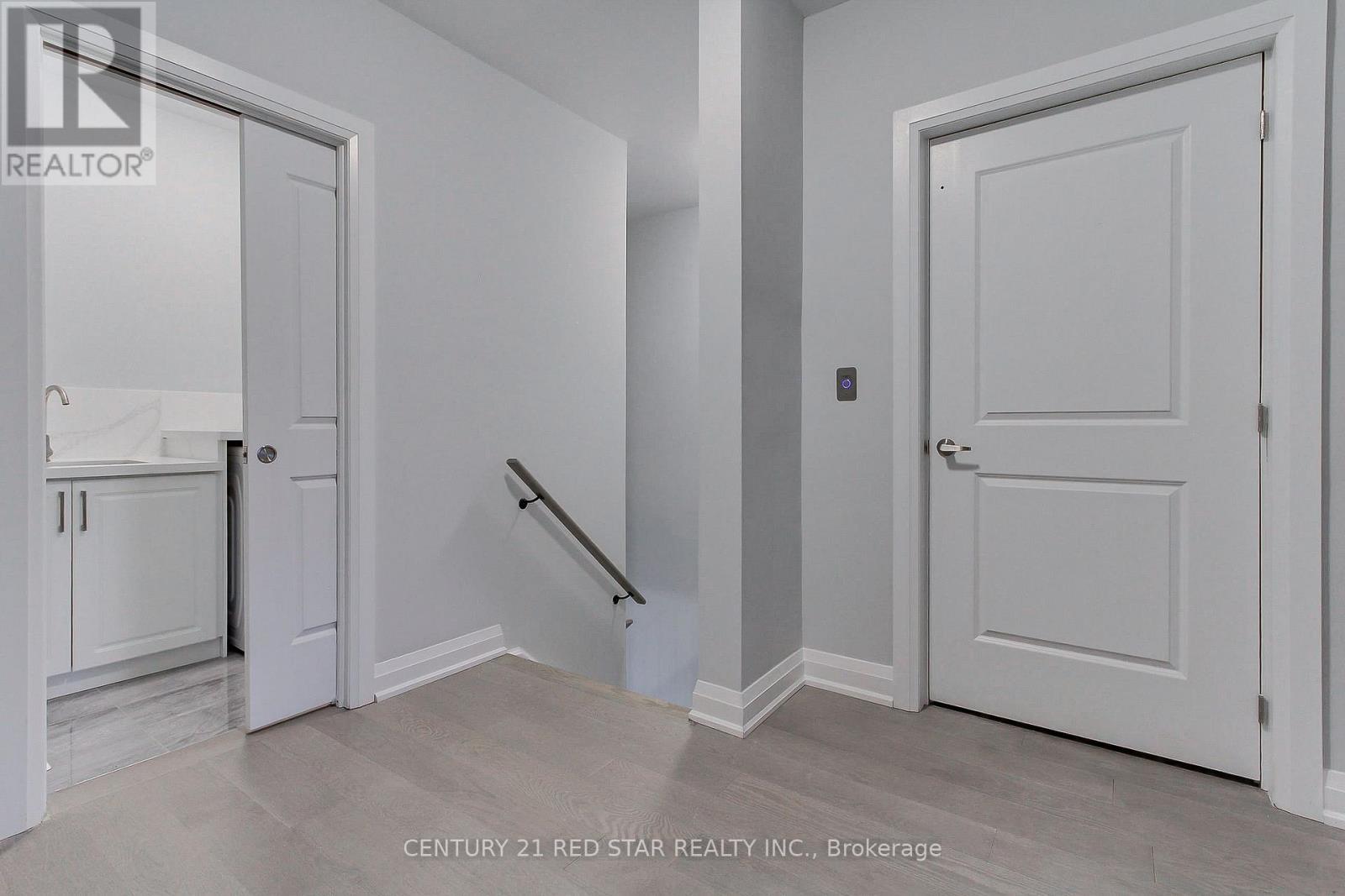 23 - 260 Eagle Street, Newmarket, ON - Indoor Photo Showing Other Room