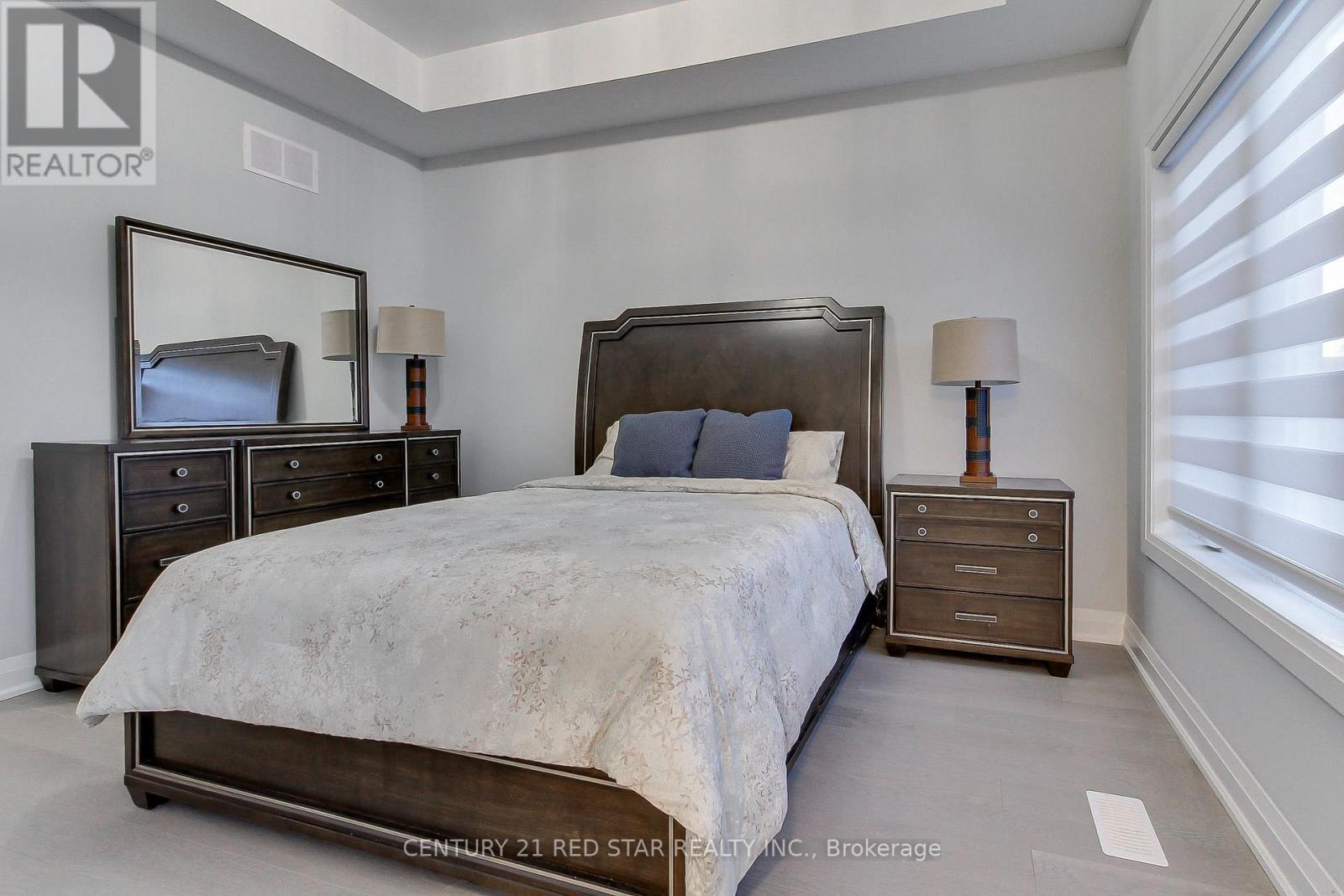 23 - 260 Eagle Street, Newmarket, ON - Indoor Photo Showing Bedroom