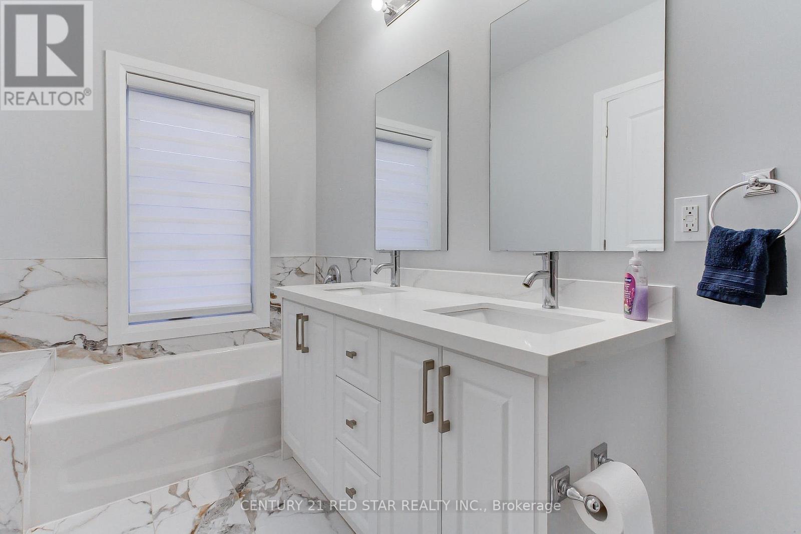 23 - 260 Eagle Street, Newmarket, ON - Indoor Photo Showing Bathroom