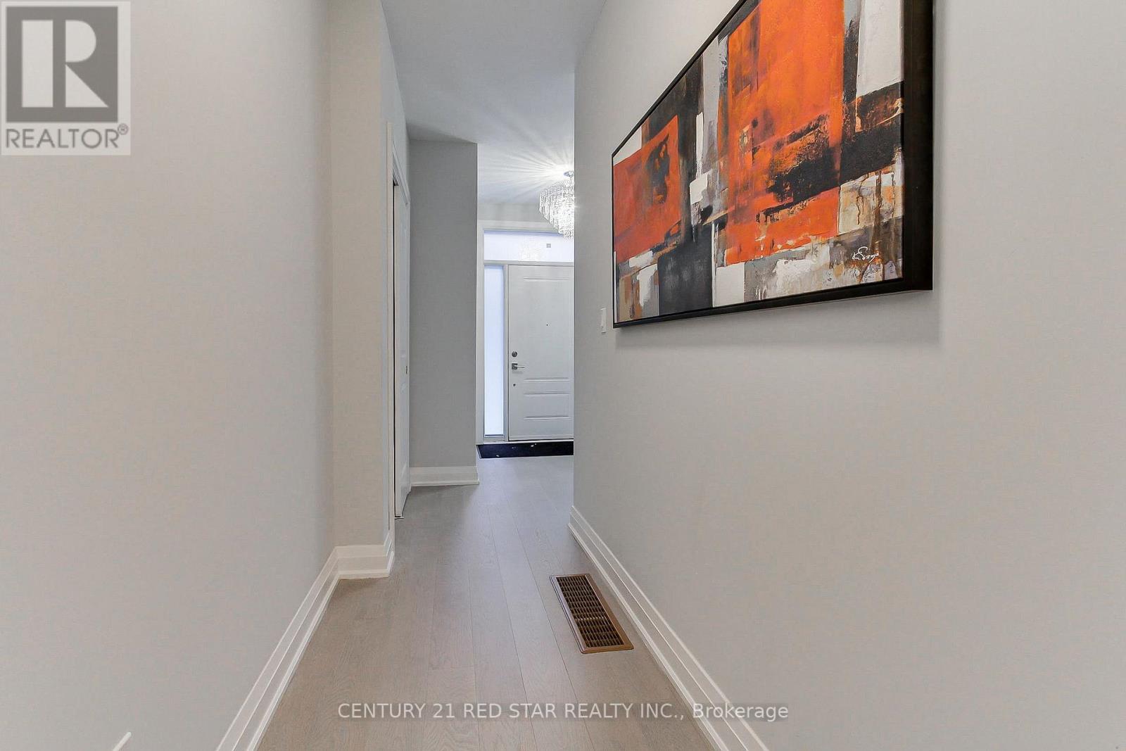 23 - 260 Eagle Street, Newmarket, ON - Indoor Photo Showing Other Room