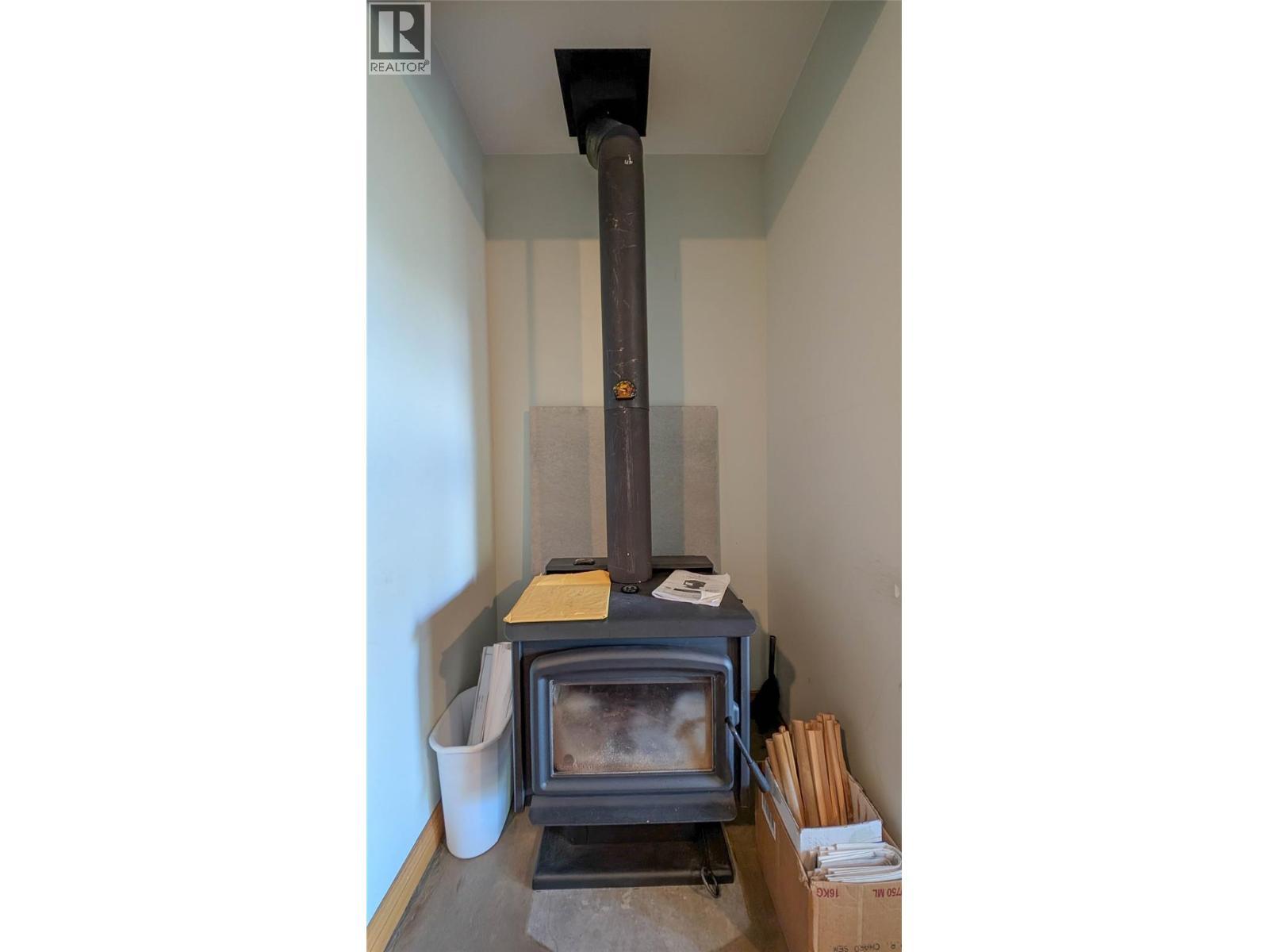 4197 Coy Road, Invermere, BC - Indoor With Fireplace