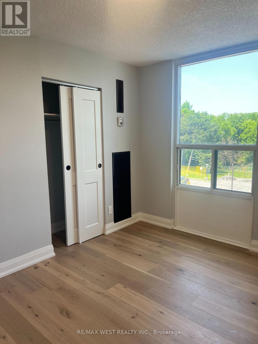 304 - 1535 Lakeshore Road E, Mississauga, ON - Indoor Photo Showing Other Room