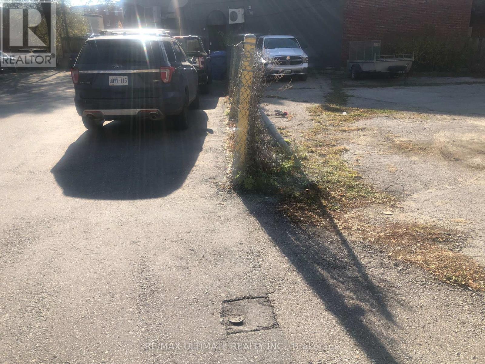 389-391 Kerr Street, Oakville, ON