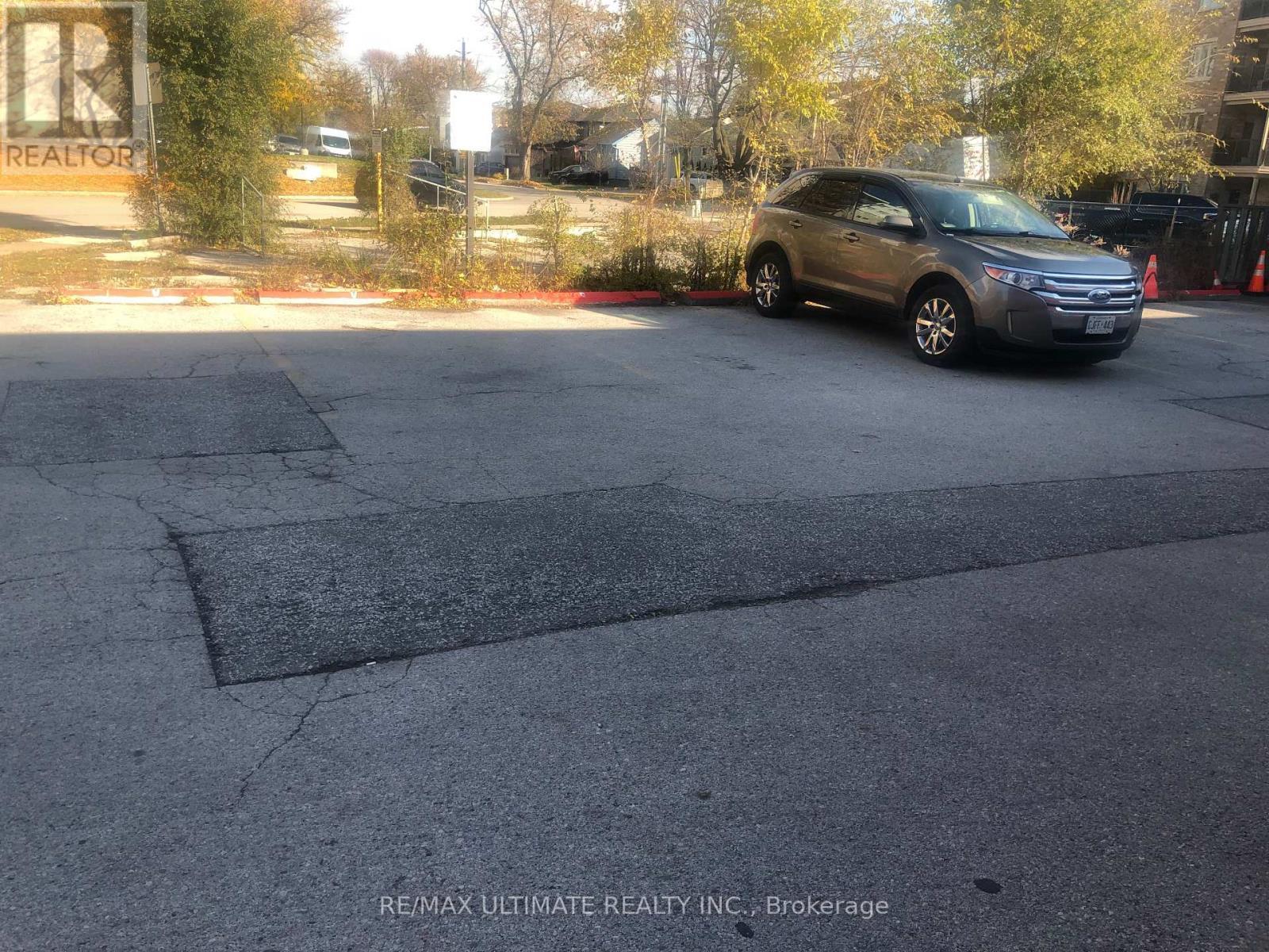 389-391 Kerr Street, Oakville, ON