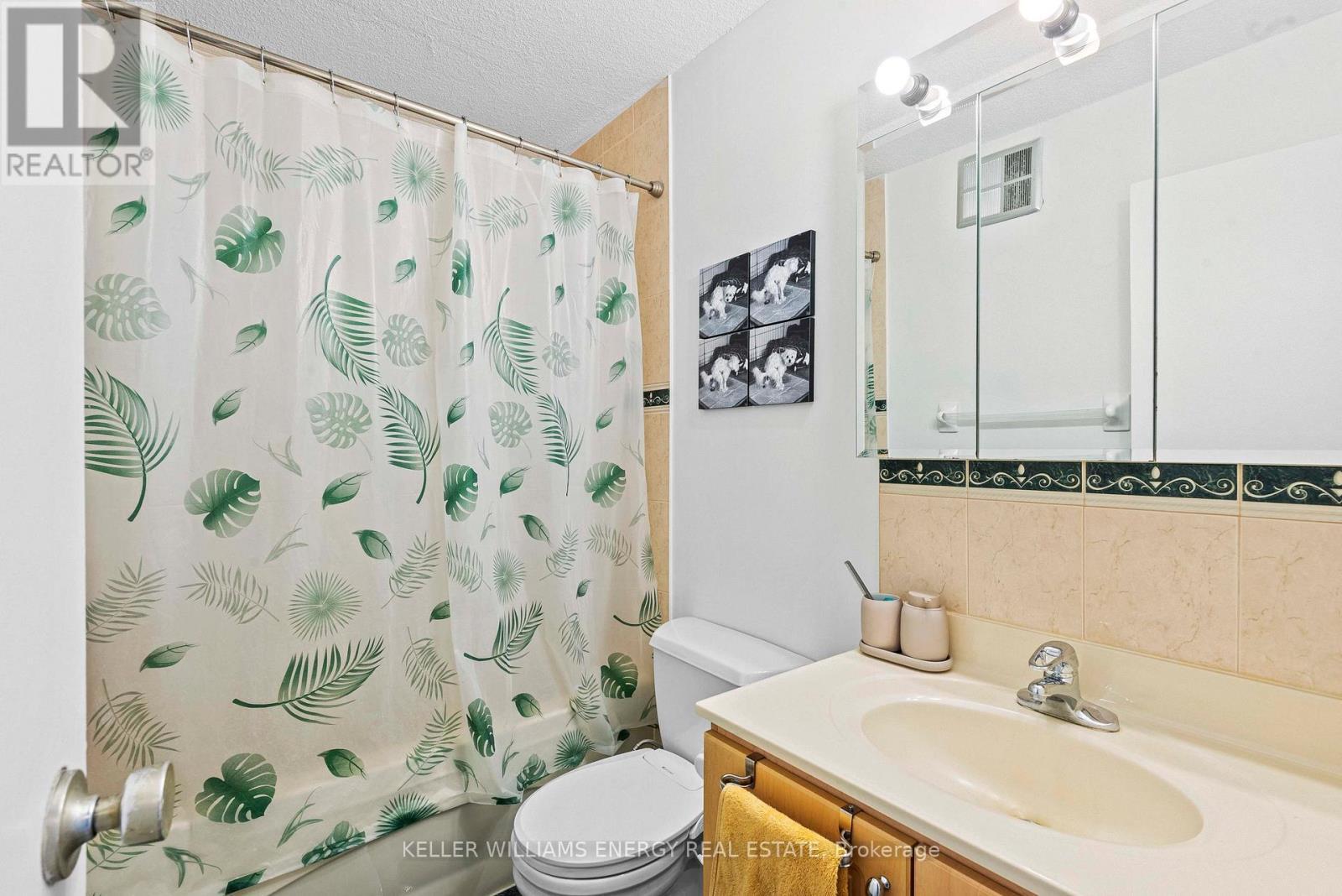 1110 - 92 Church Street S, Ajax (Central West), ON - Indoor Photo Showing Bathroom