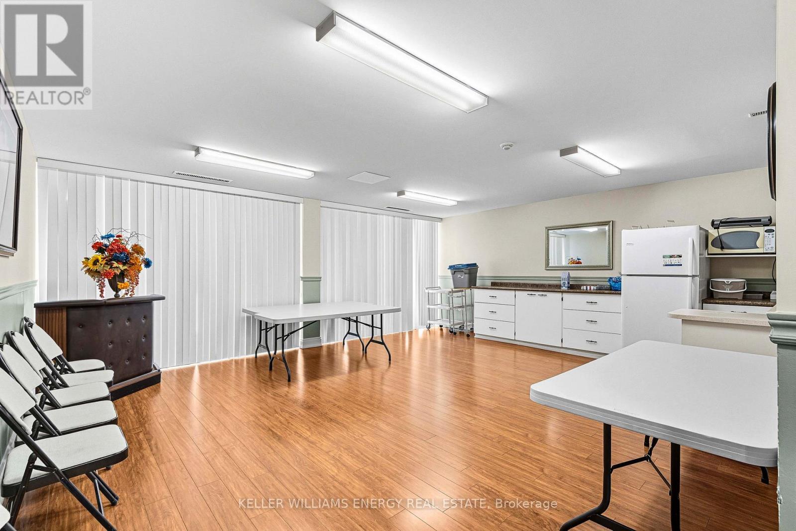 1110 - 92 Church Street S, Ajax (Central West), ON - Indoor