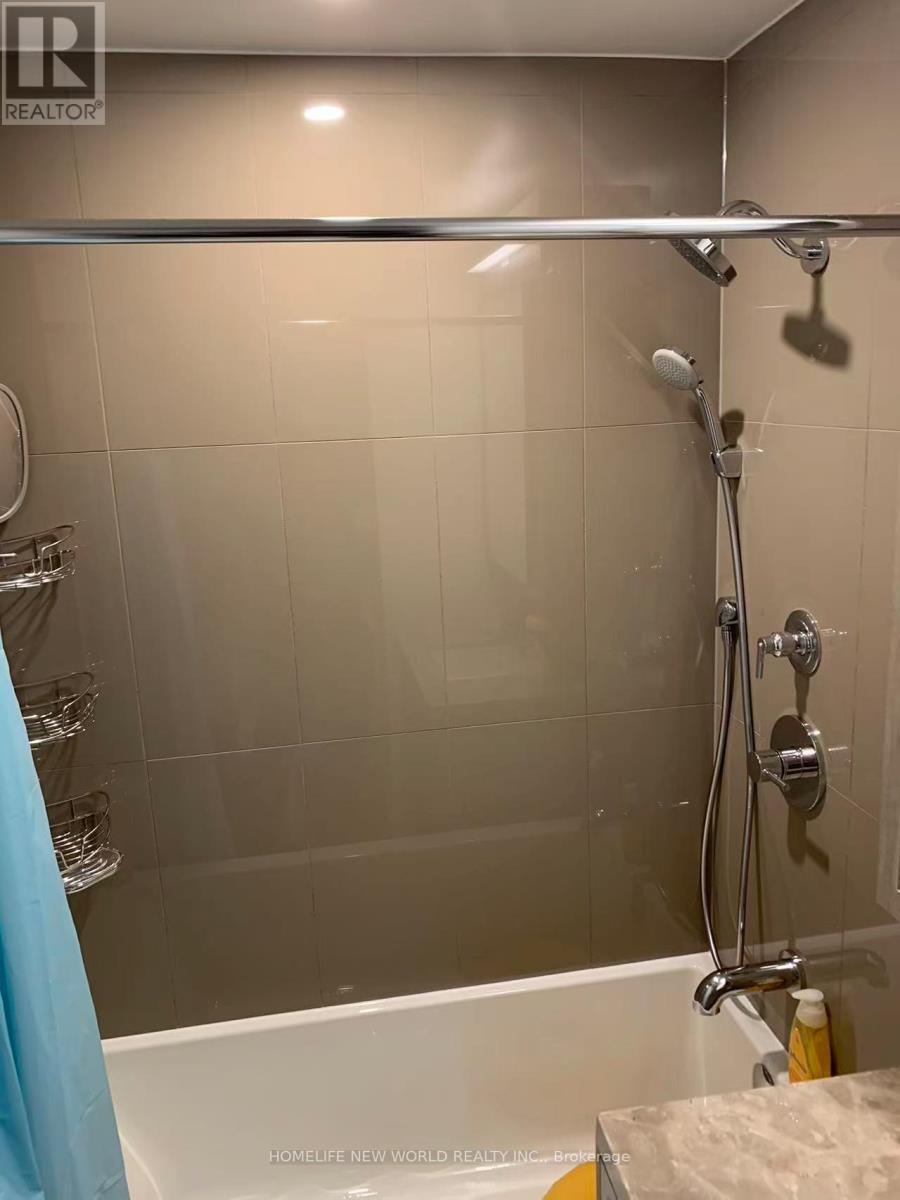 1009 - 125 Blue Jays Way, Toronto, ON - Indoor Photo Showing Bathroom