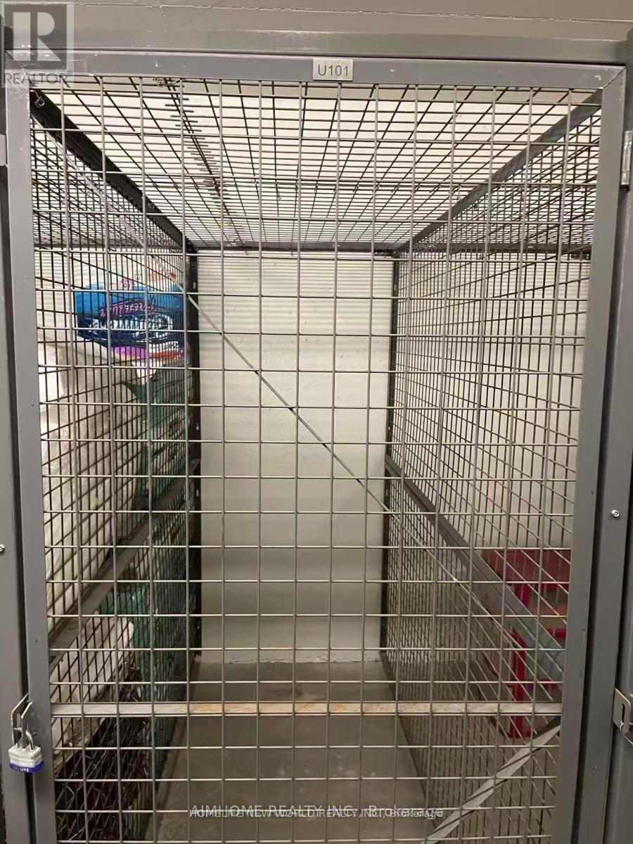 1009 - 125 Blue Jays Way, Toronto, ON - Indoor