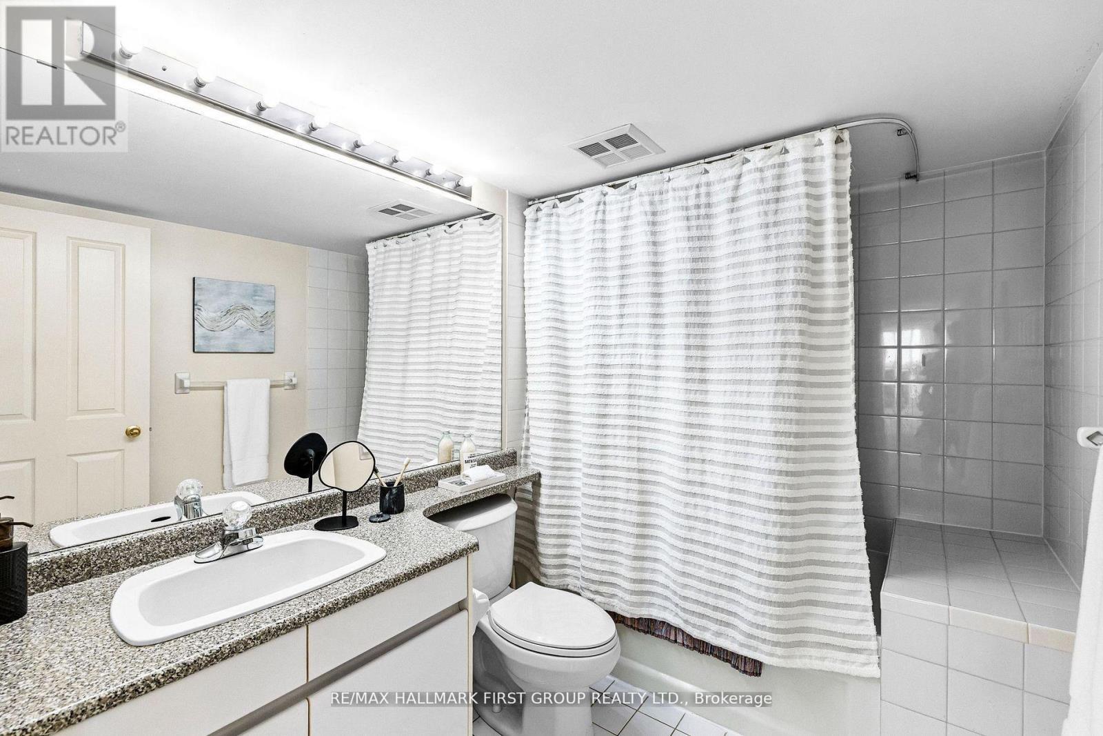 701 - 25 Cumberland Lane, Ajax, ON - Indoor Photo Showing Bathroom