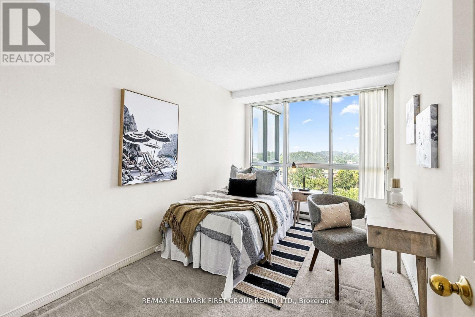 701 - 25 Cumberland Lane, Ajax, ON - Indoor Photo Showing Bedroom