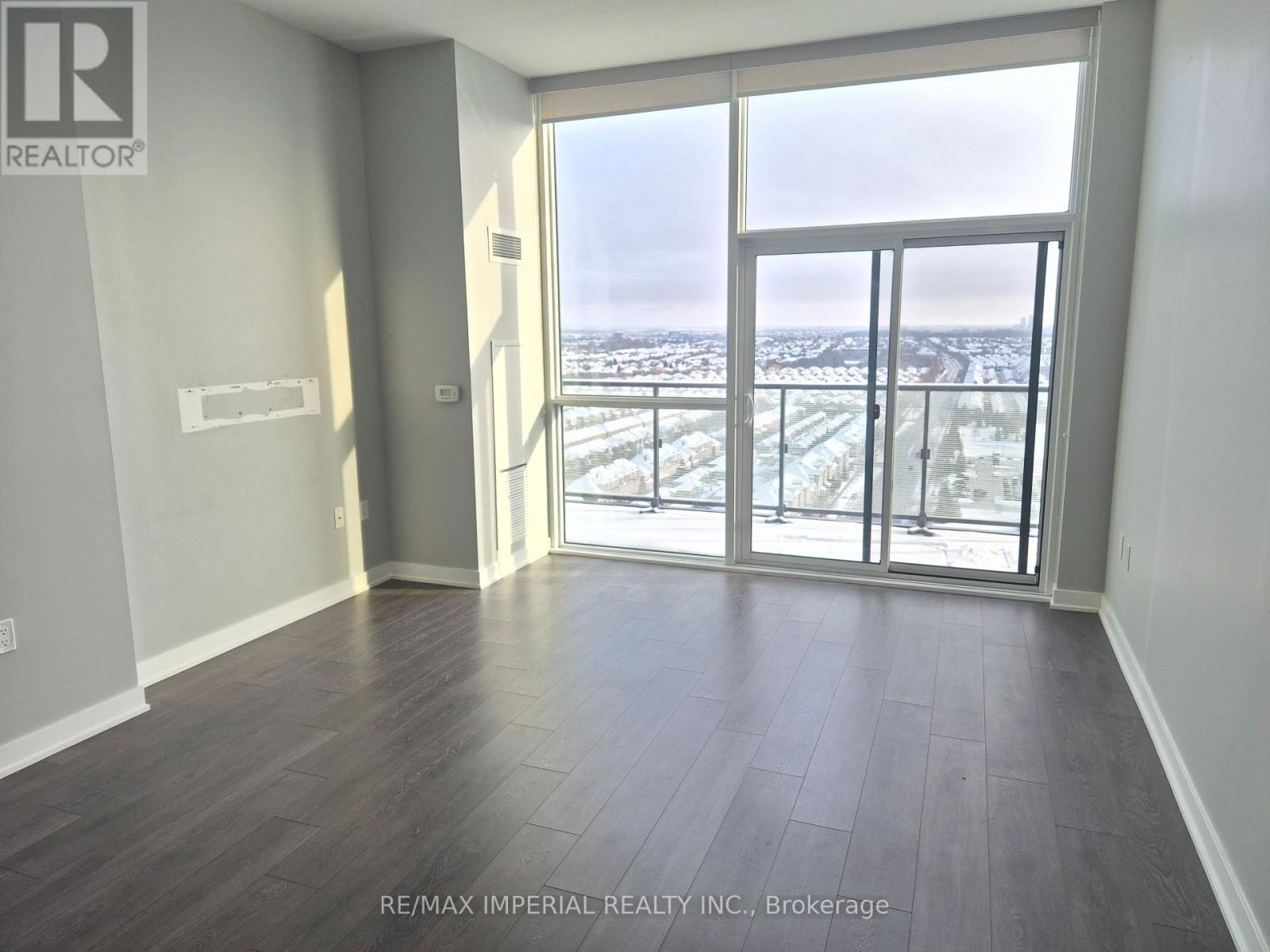 Ph 04 - 75 Oneida Crescent, Richmond Hill, ON - Indoor Photo Showing Other Room