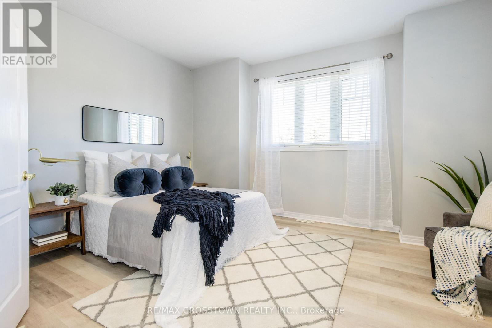 62 Windsor Crescent, Barrie, ON - Indoor Photo Showing Bedroom