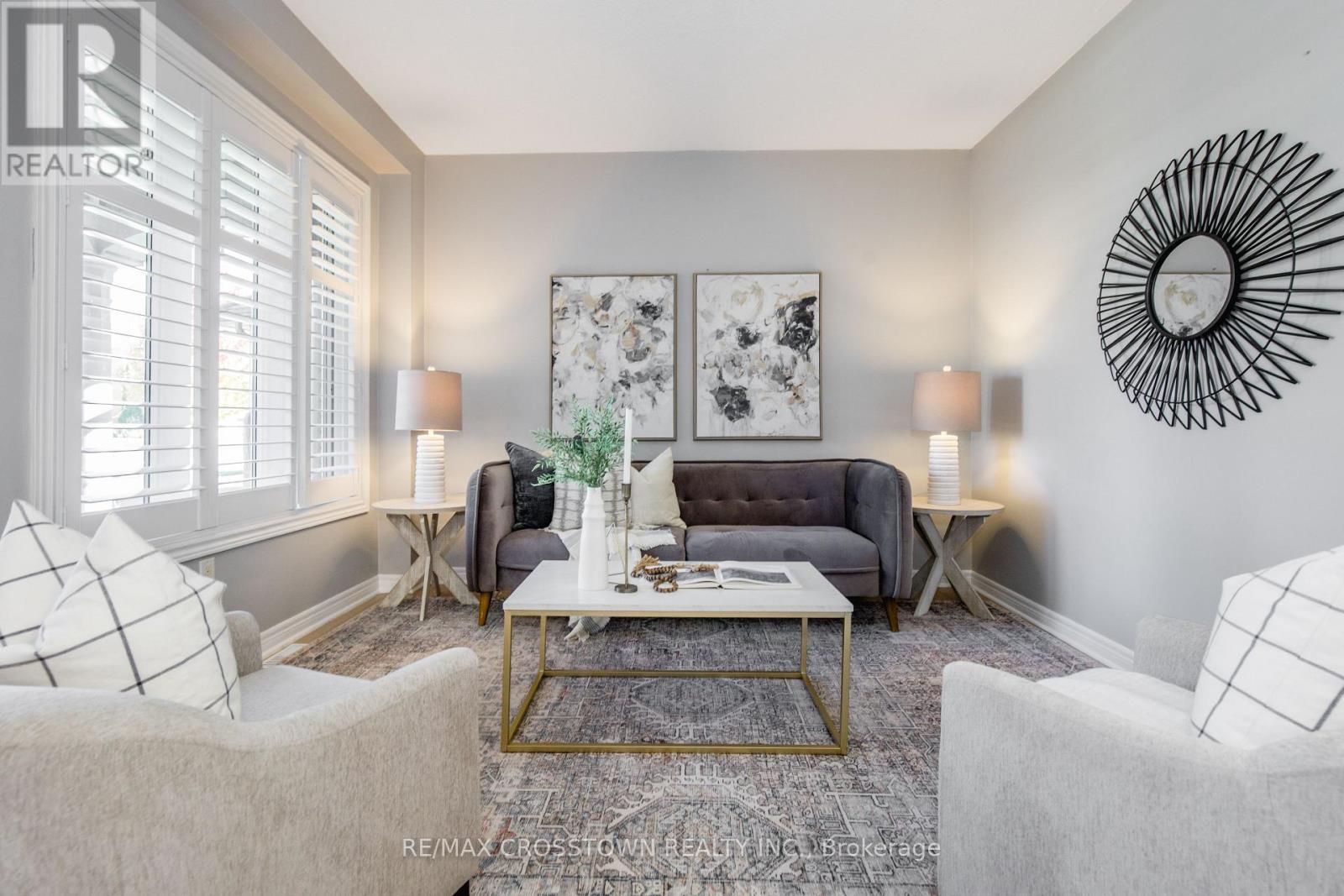 62 Windsor Crescent, Barrie, ON - Indoor Photo Showing Living Room