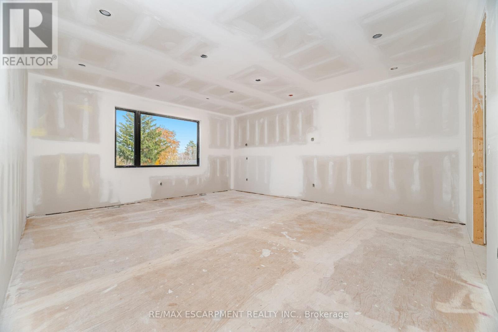 2488 Bridge Road, Oakville, ON - Indoor