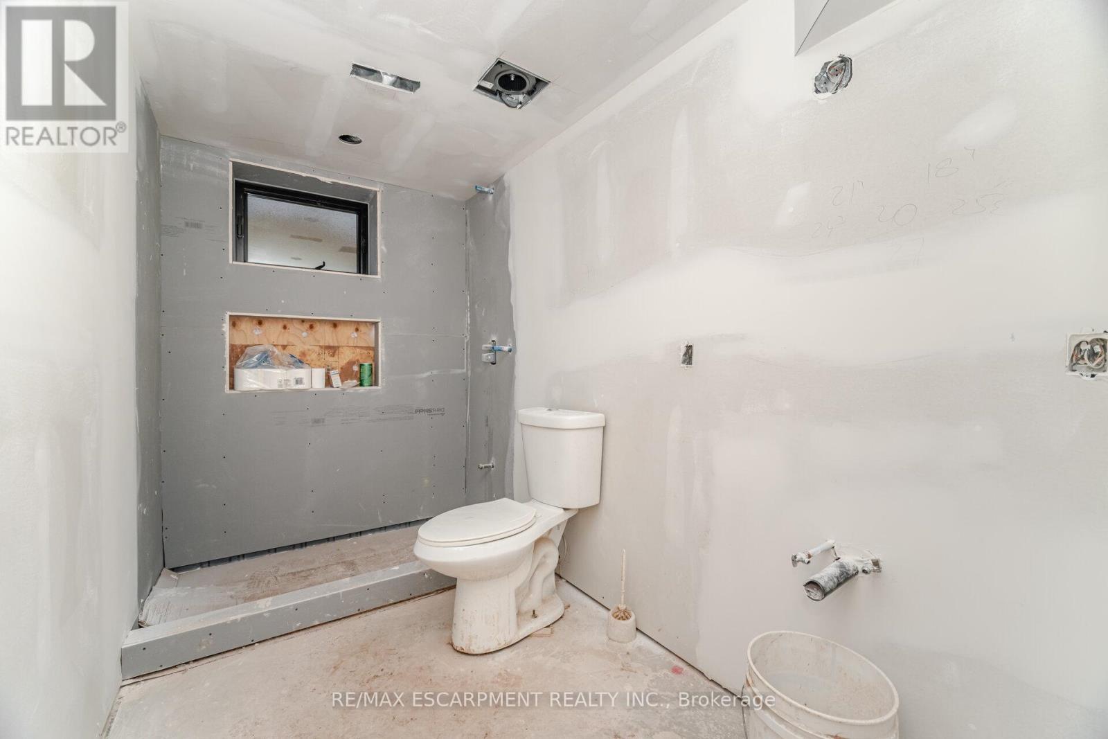 2488 Bridge Road, Oakville, ON - Indoor Photo Showing Bathroom
