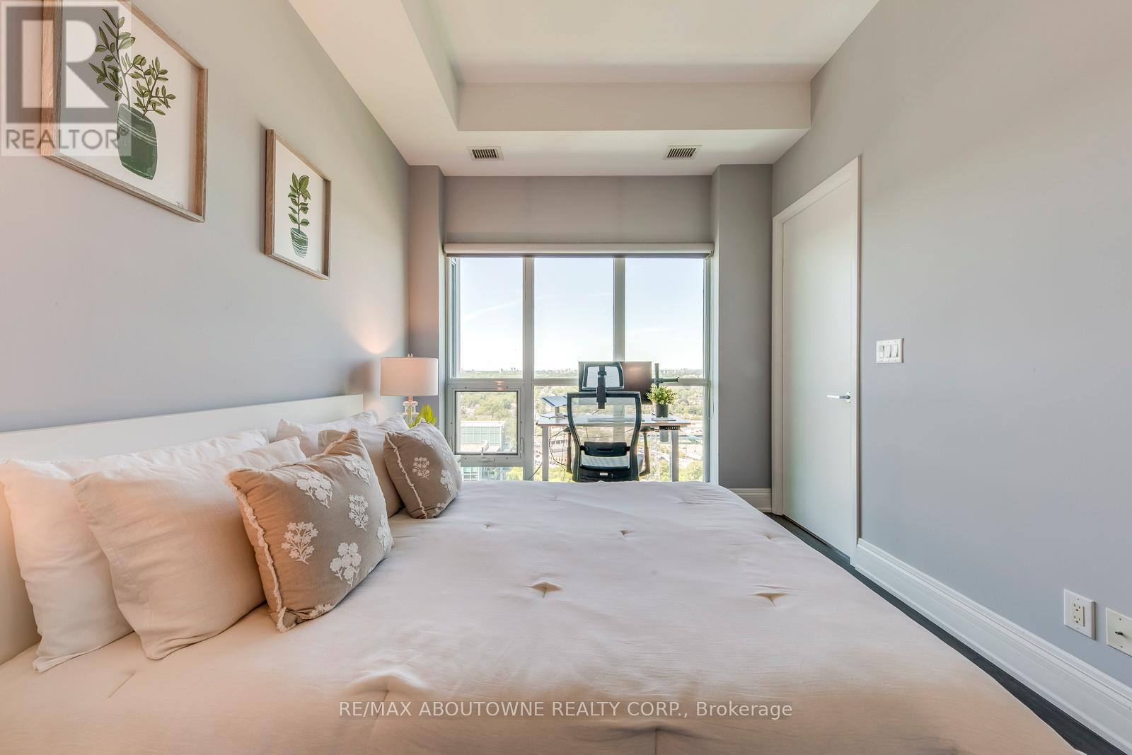 2524 - 165 Legion Road N, Toronto, ON - Indoor Photo Showing Bedroom