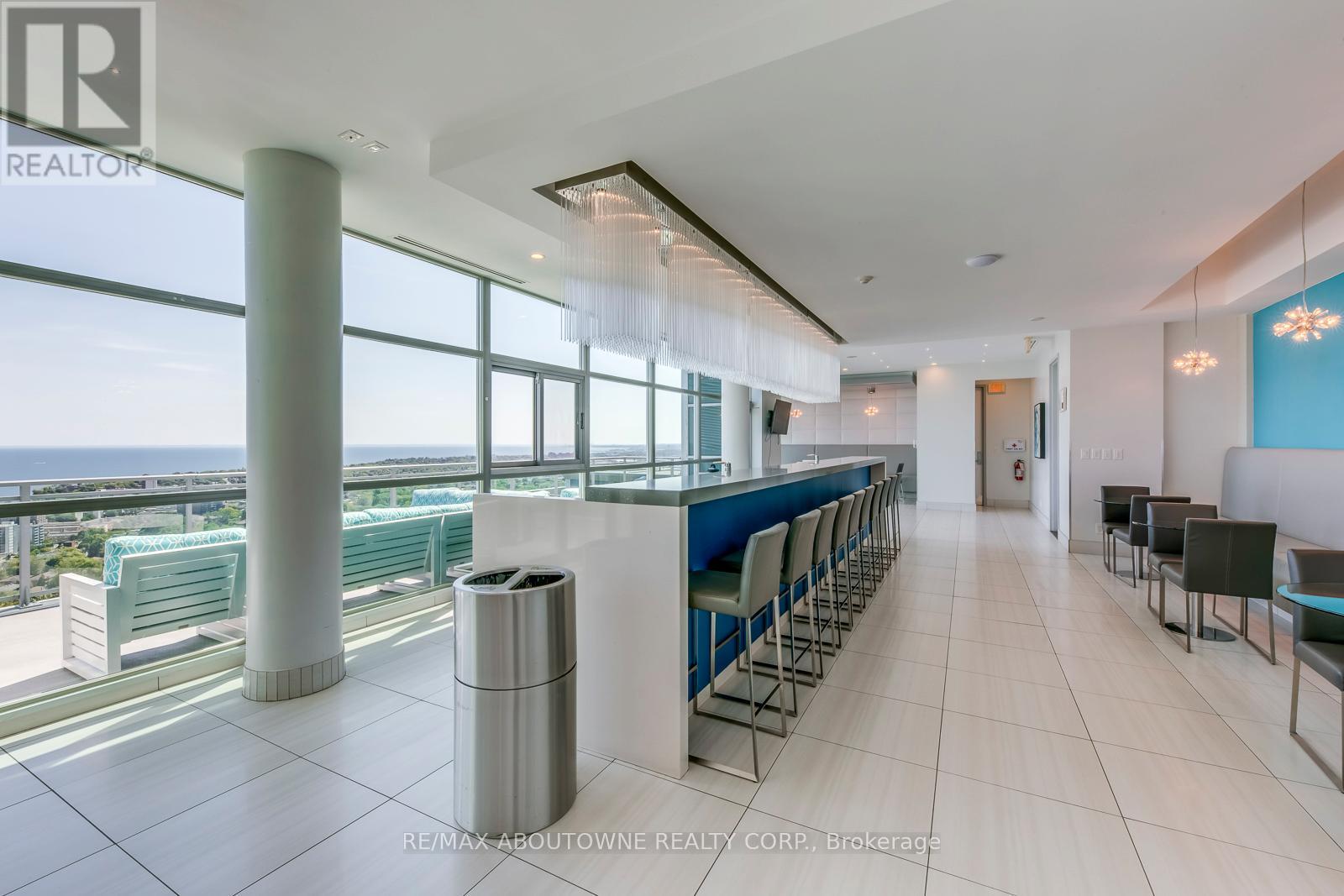 2524 - 165 Legion Road N, Toronto, ON - Indoor Photo Showing Other Room