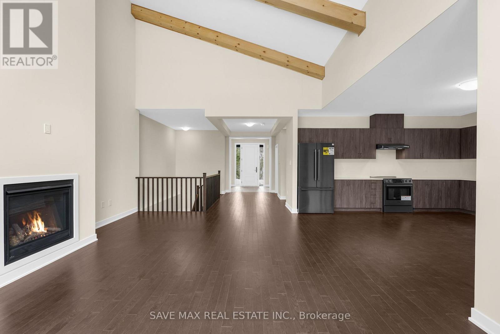 1007 Kingsridge Court, Lake Of Bays, ON - Indoor With Fireplace