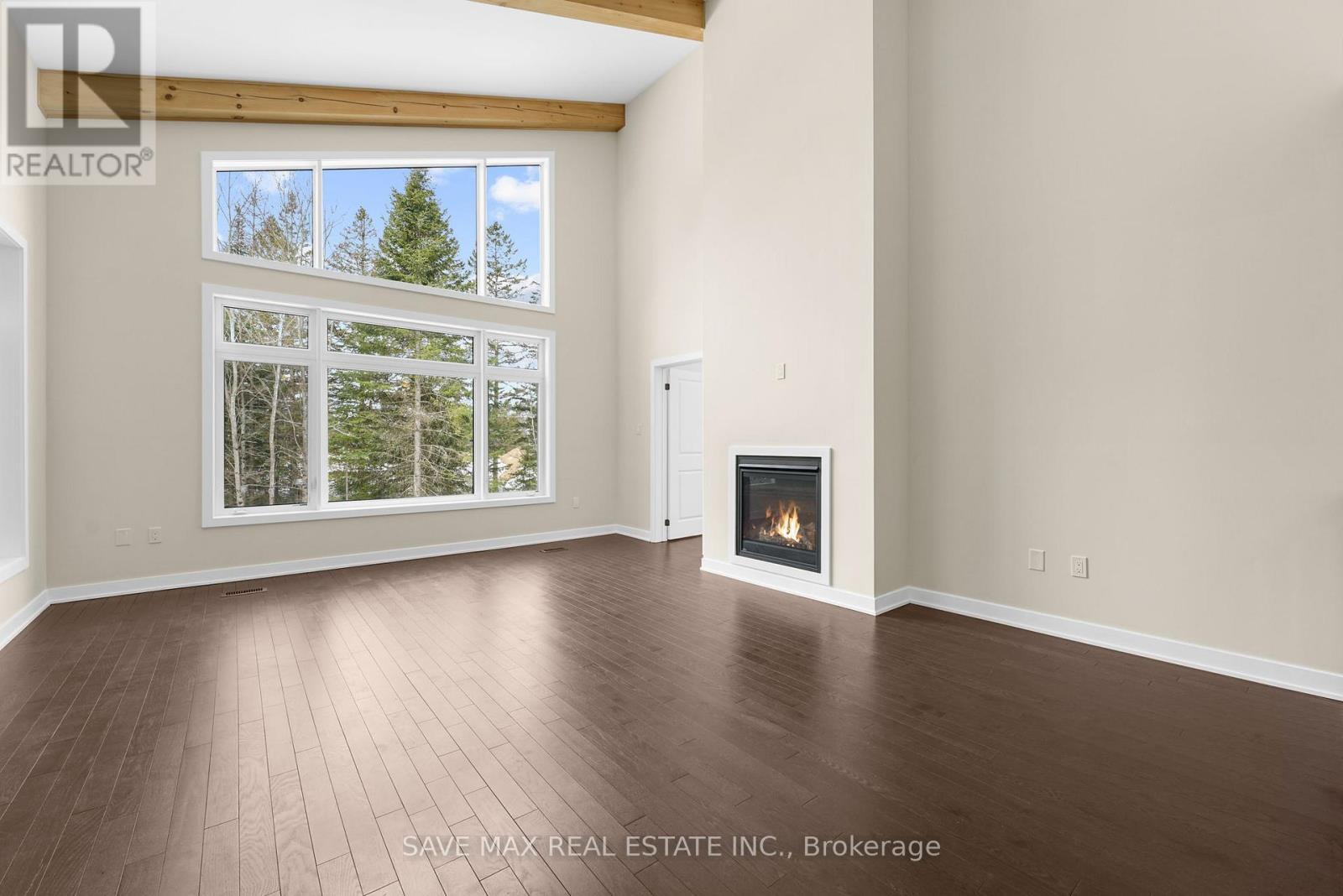 1007 Kingsridge Court, Lake Of Bays, ON - Indoor With Fireplace