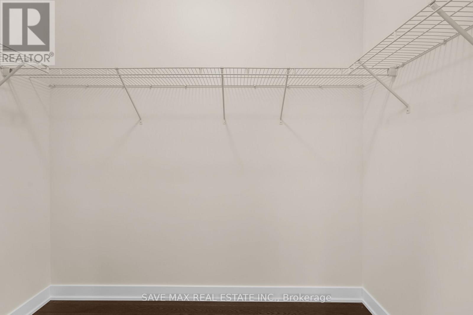 1007 Kingsridge Court, Lake Of Bays, ON - Indoor With Storage