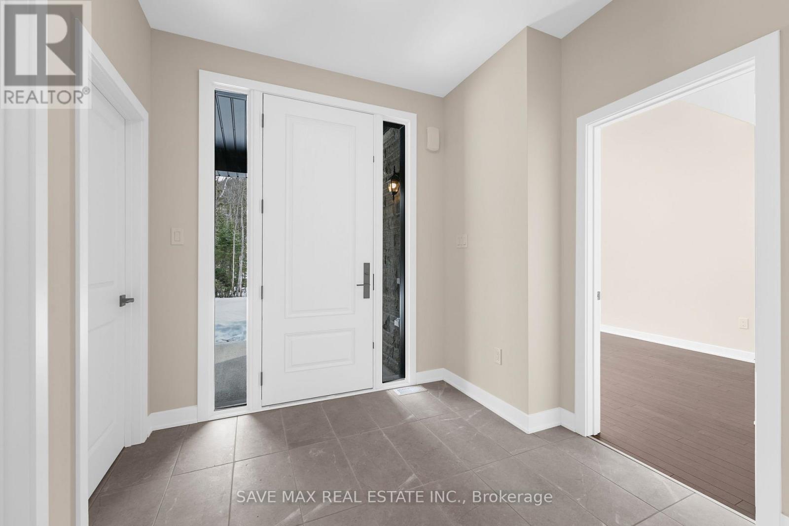 1007 Kingsridge Court, Lake Of Bays, ON - Indoor Photo Showing Other Room