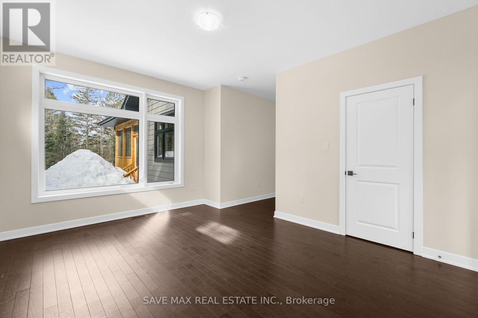 1007 Kingsridge Court, Lake Of Bays, ON - Indoor Photo Showing Other Room